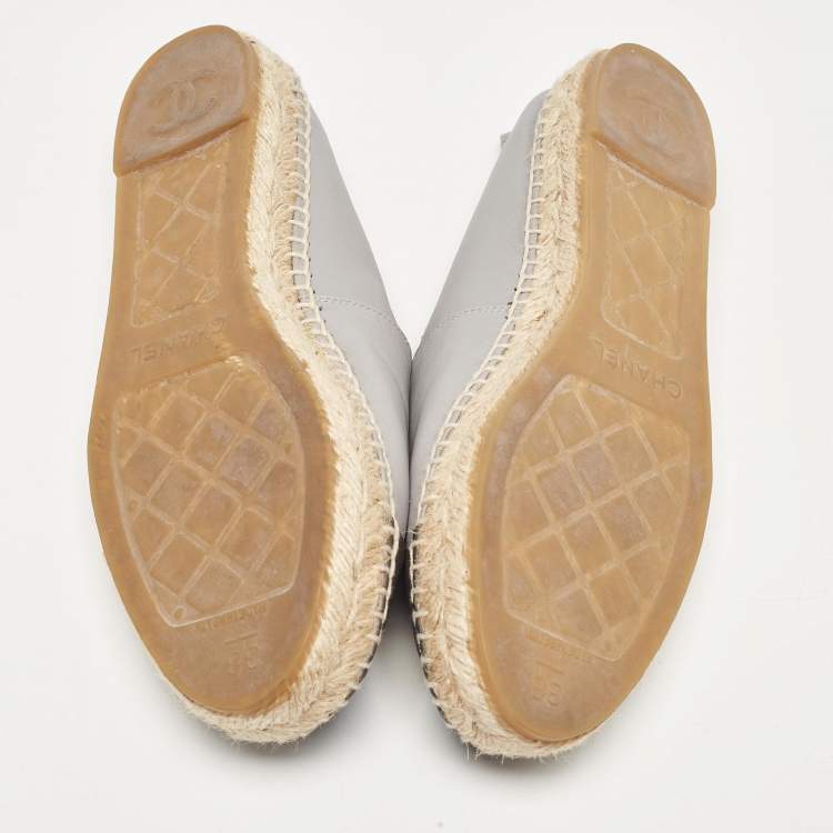 Pre Owned Chanel Two Tone Leather CC Espadrille Flats Size 38