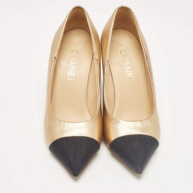 Pre Owned Chanel Gold/Black Leather and Fabric CC Pumps Size 38