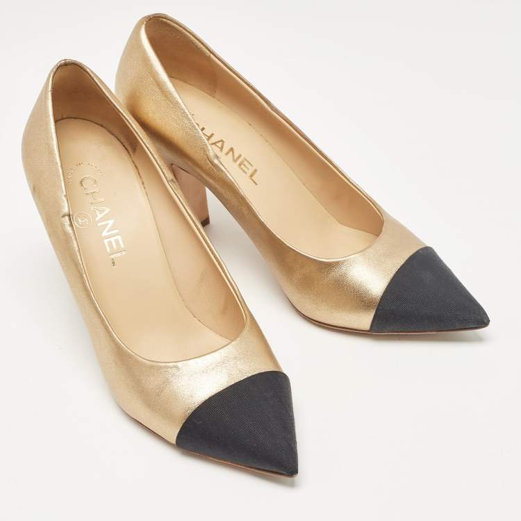 Pre Owned Chanel Gold/Black Leather and Fabric CC Pumps Size 38
