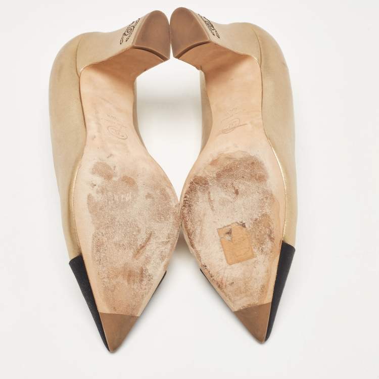 Pre Owned Chanel Gold/Black Leather and Fabric CC Pumps Size 38