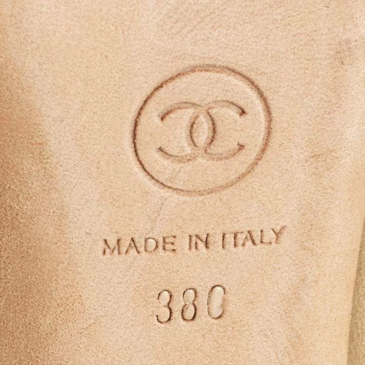 Pre Owned Chanel Gold/Black Leather and Fabric CC Pumps Size 38