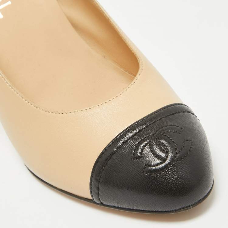 Pre Owned Chanel Beige/Black Leather Cap Toe Pumps Size 39.5