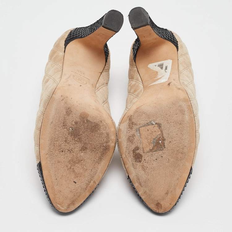 مملوكة مسبقًا Chanel Beige/Black Suede and Snakeskin Cap Toe Pumps Size 35