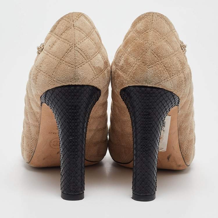 مملوكة مسبقًا Chanel Beige/Black Suede and Snakeskin Cap Toe Pumps Size 35