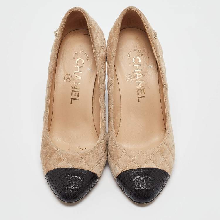 مملوكة مسبقًا Chanel Beige/Black Suede and Snakeskin Cap Toe Pumps Size 35