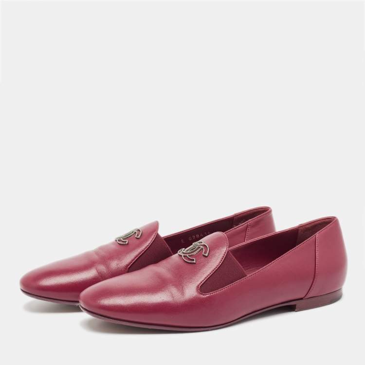 Pre Owned Chanel Burgundy Leather CC Smoking Slippers Size 39