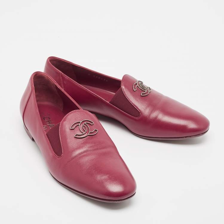 Pre Owned Chanel Burgundy Leather CC Smoking Slippers Size 39