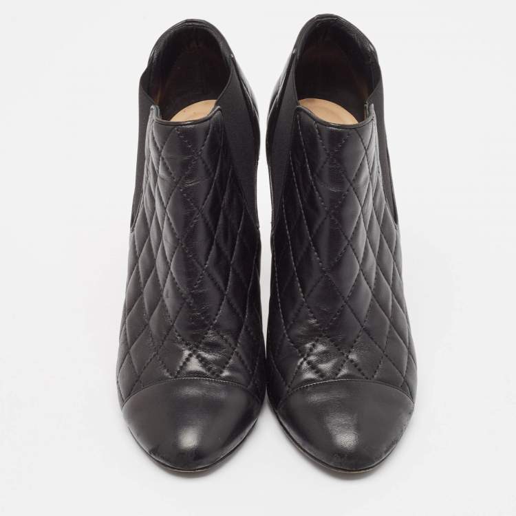 Pre Owned Chanel Black Quilted Leather CC Ankle Booties Size 39.5