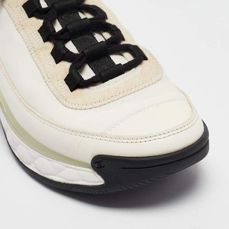 Pre Owned Chanel White Fabric and Suede CC Lace Up Sneakers Size 39