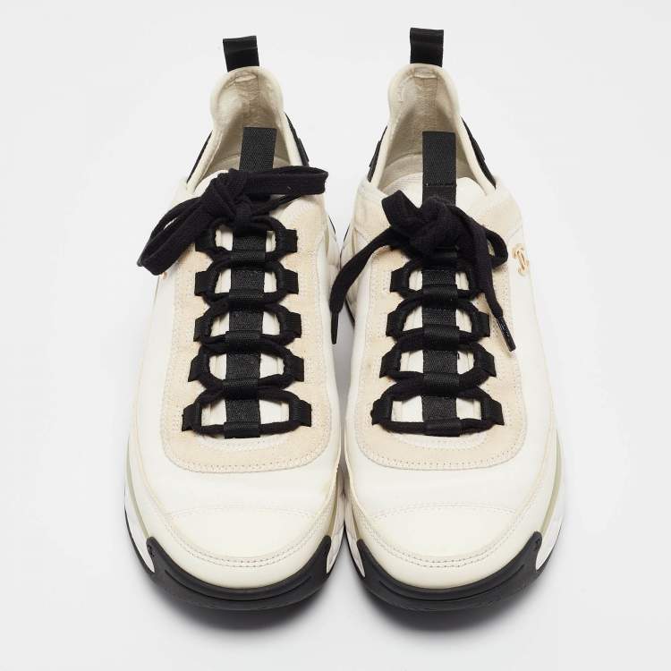 Pre Owned Chanel White Fabric and Suede CC Lace Up Sneakers Size 39