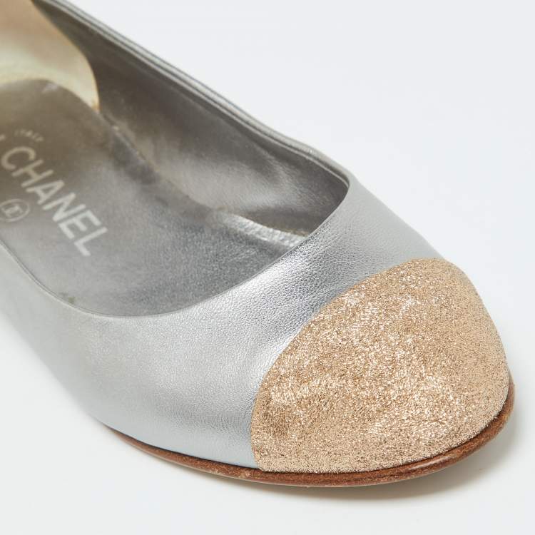 Pre Owned Chanel Grey/Gold Leather CC Cap Toe Ballet Flats Size 35