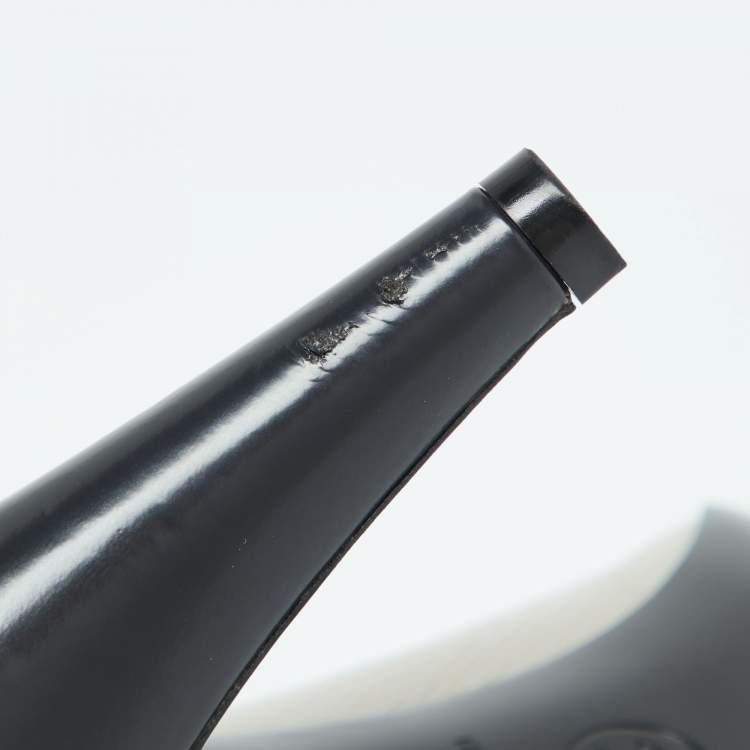 Pre Owned Chanel Grey/Black Leather Pumps Size 38.5