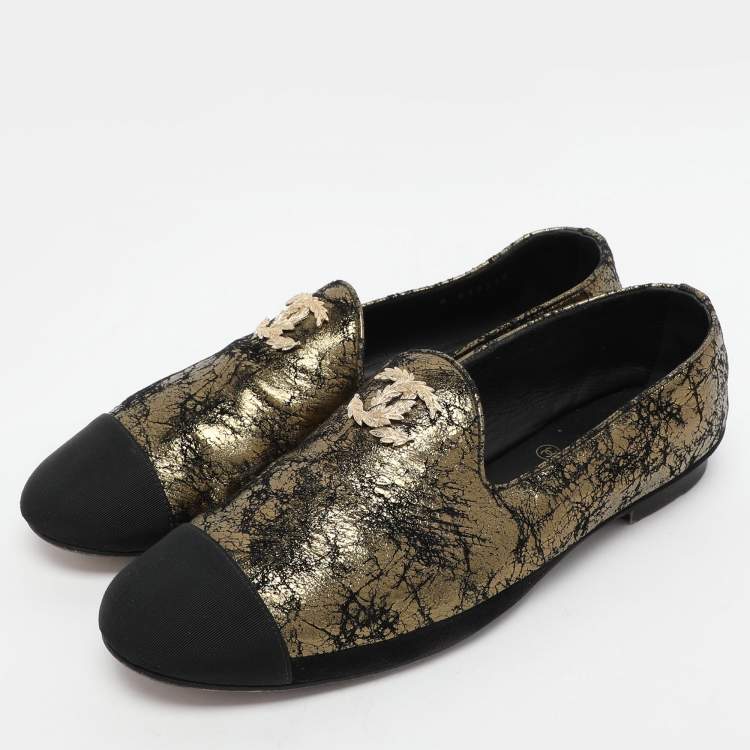 Pre Owned Chanel Gold/Black Printed Suede and Fabric CC Cap Toe Loafers Size 39
