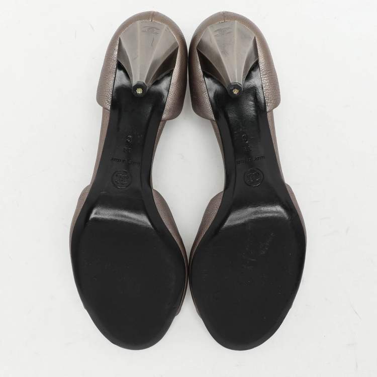 Pre Owned Chanel Grey Leather D'orsay Pumps Size 39