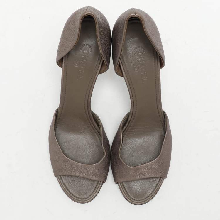 Pre Owned Chanel Grey Leather D'orsay Pumps Size 39