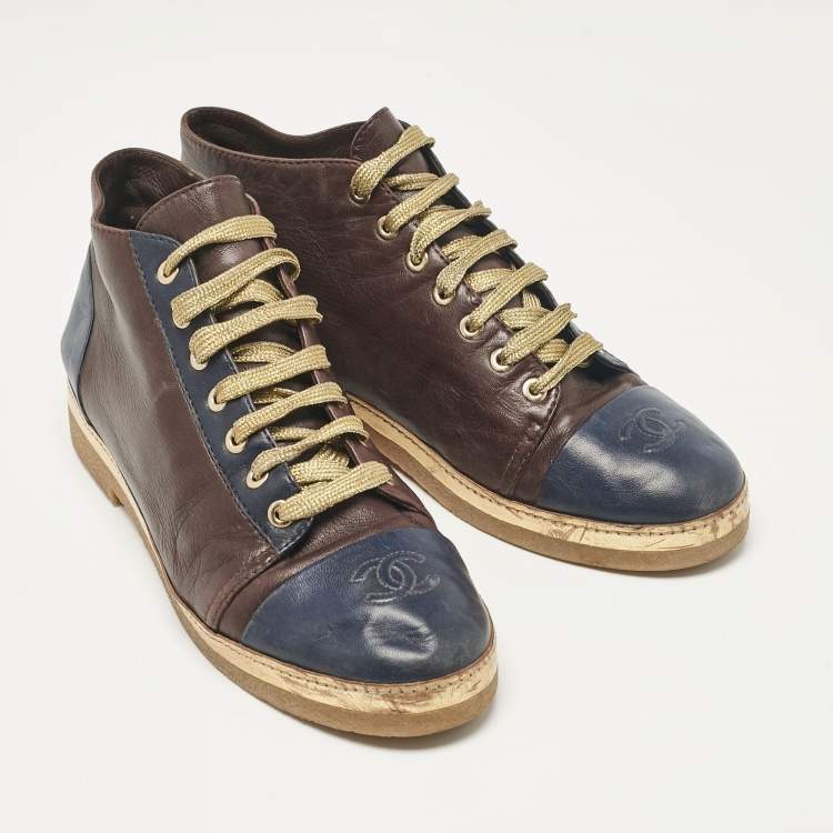 Pre Owned Chanel Navy Blue/Burgundy Leather CC Ankle Boots Size 40.5