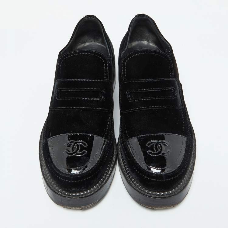 Pre Owned Chanel Black Velvet and Patent Leather CC Slip on Loafers Size 39.5