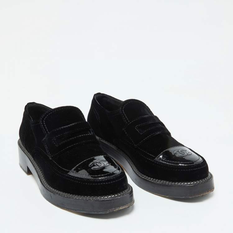 Pre Owned Chanel Black Velvet and Patent Leather CC Slip on Loafers Size 39.5