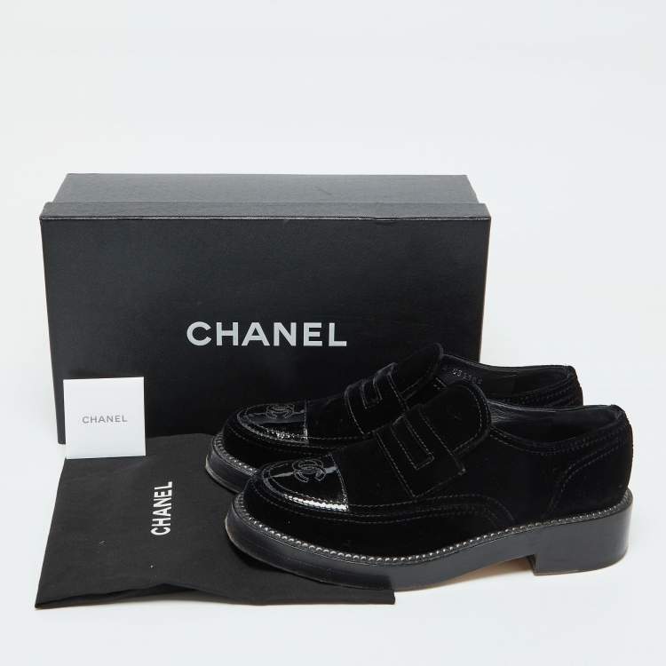 Pre Owned Chanel Black Velvet and Patent Leather CC Slip on Loafers Size 39.5