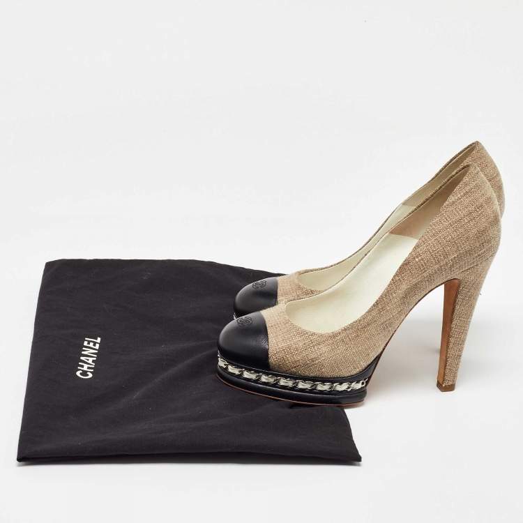 Pre Owned Chanel Beige/Black Fabric and Leather CC Cap Toe Platform Pumps Size 39