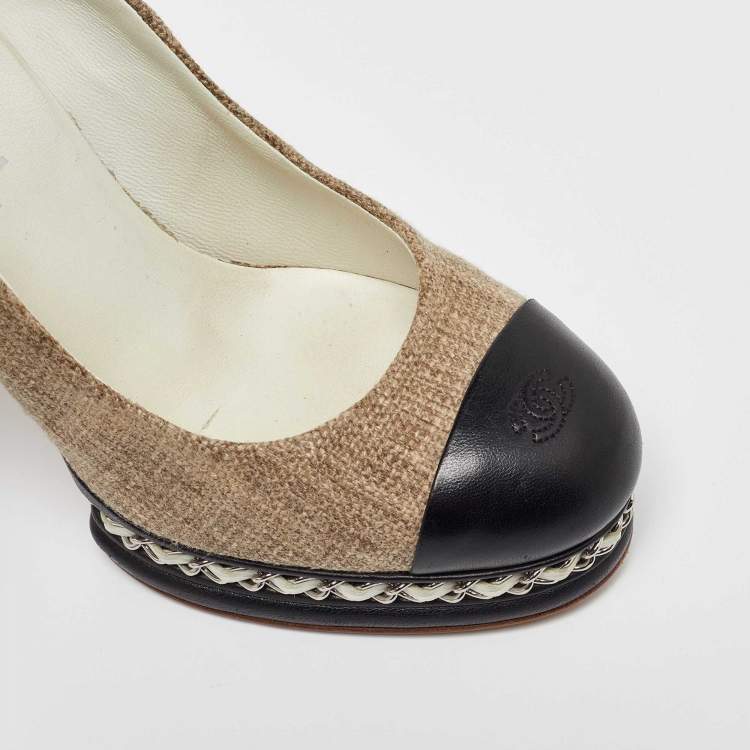 Pre Owned Chanel Beige/Black Fabric and Leather CC Cap Toe Platform Pumps Size 39