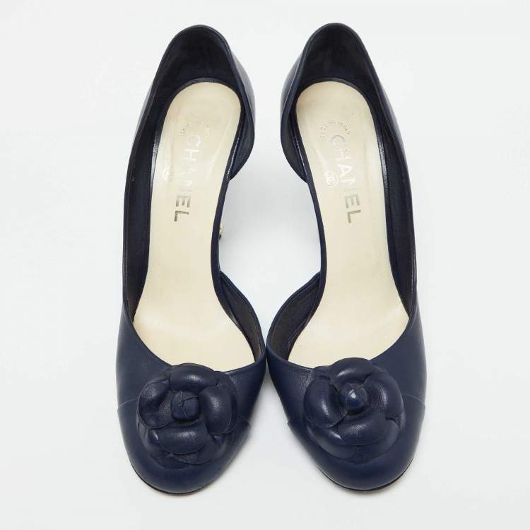 Pre Owned Chanel Navy Blue Leather Camellia Accent D'orsay Pumps Size 42