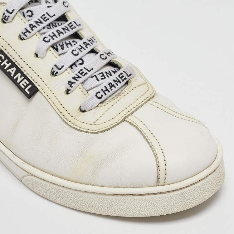 Pre Owned Chanel White Leather CC Low Top Sneakers Size 37.5