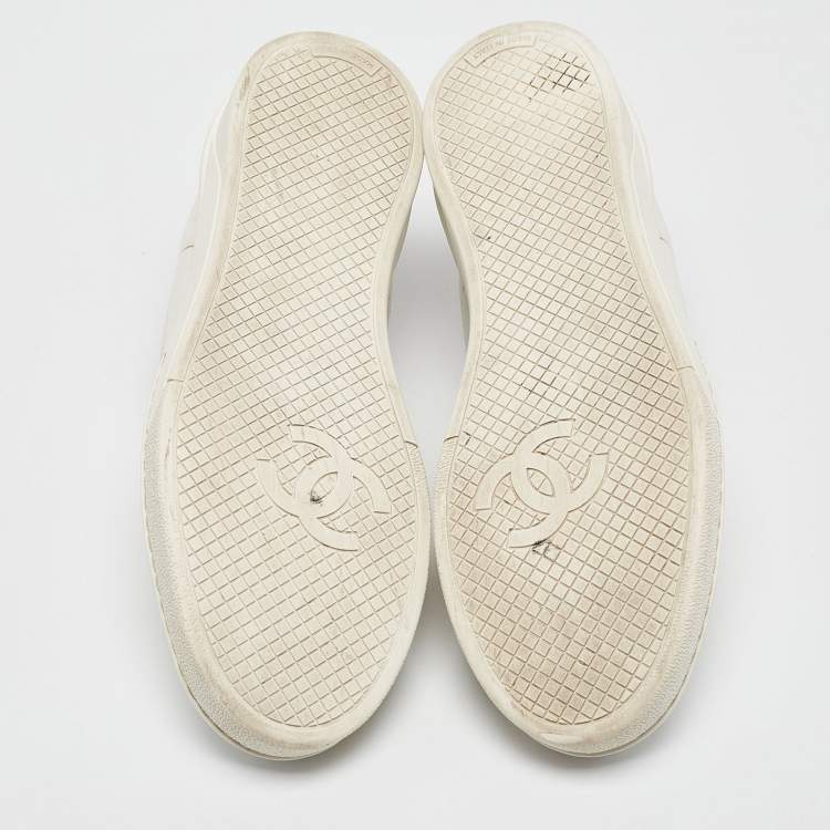 Pre Owned Chanel White Leather CC Low Top Sneakers Size 37.5