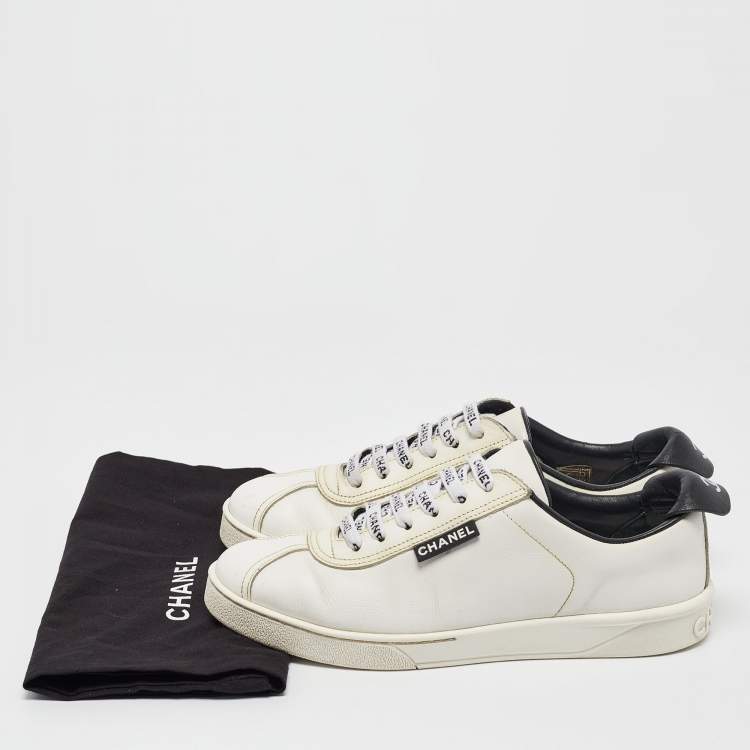 Pre Owned Chanel White Leather CC Low Top Sneakers Size 37.5