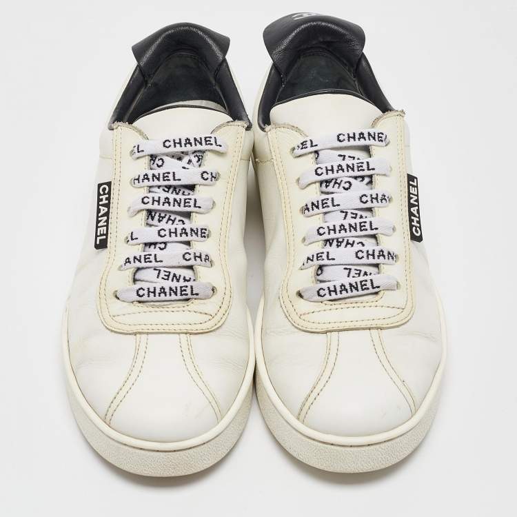 Pre Owned Chanel White Leather CC Low Top Sneakers Size 37.5