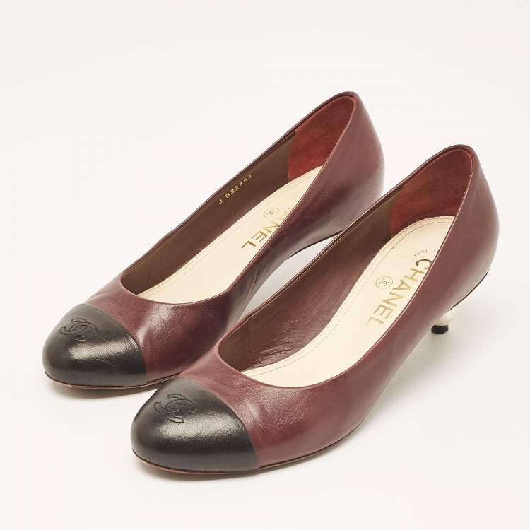 Pre Owned Chanel Burgundy/Black Leather CC Cap Toe Pumps Size 37.5