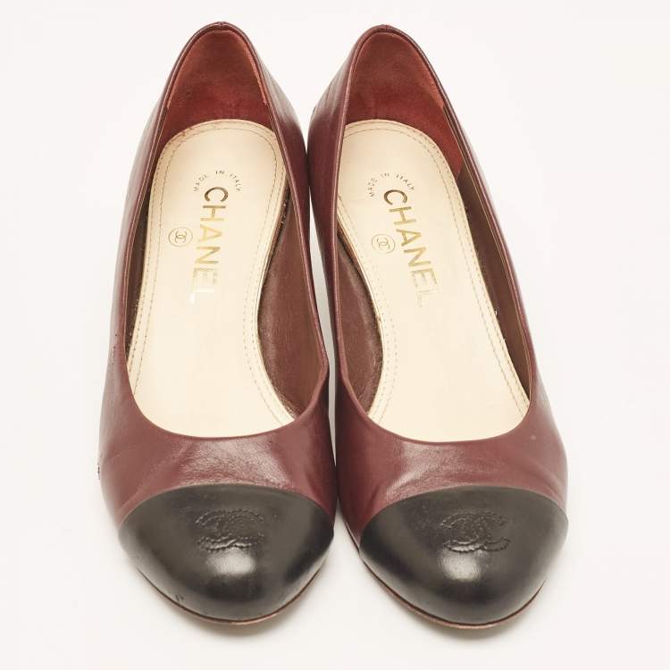 Pre Owned Chanel Burgundy/Black Leather CC Cap Toe Pumps Size 37.5