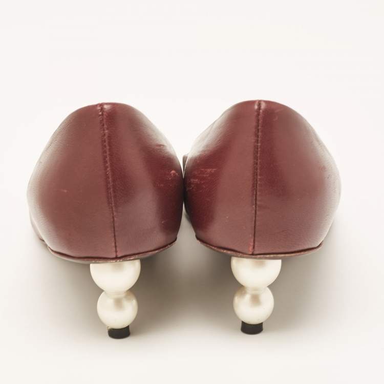 Pre Owned Chanel Burgundy/Black Leather CC Cap Toe Pumps Size 37.5