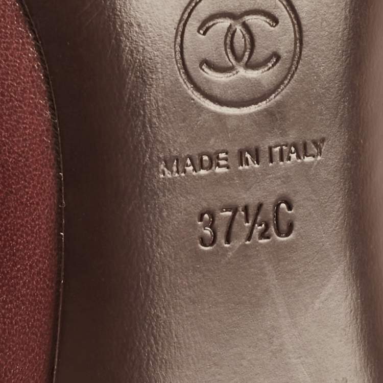 Pre Owned Chanel Burgundy/Black Leather CC Cap Toe Pumps Size 37.5