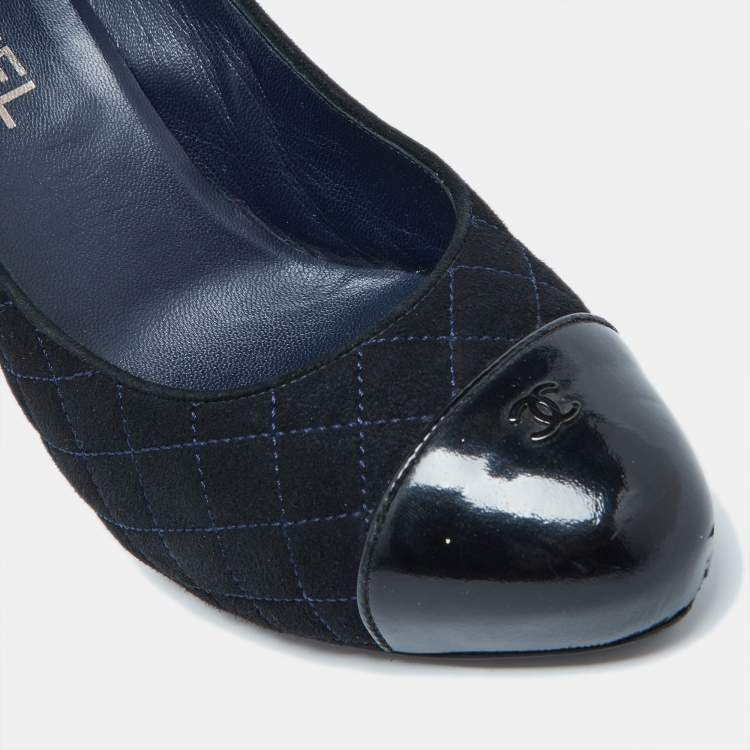 Pre Owned Chanel Navy Blue/Black Quilted Suede and Patent Leather CC Cap Toe Pumps Size 41