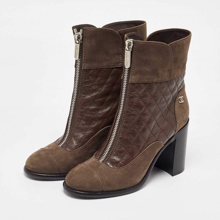 Pre Owned Chanel Dark Brown Leather Interlocking CC Logo Ankle Length Boots Size 39.5