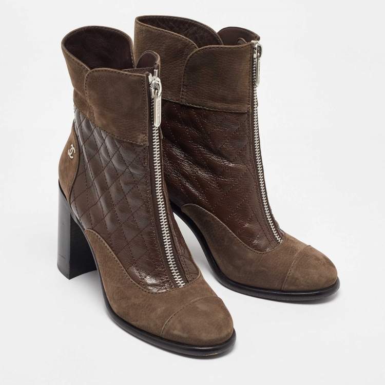 Pre Owned Chanel Dark Brown Leather Interlocking CC Logo Ankle Length Boots Size 39.5