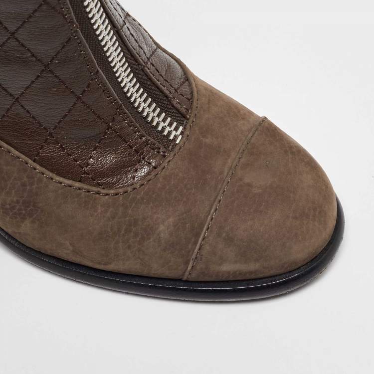 Pre Owned Chanel Dark Brown Leather Interlocking CC Logo Ankle Length Boots Size 39.5