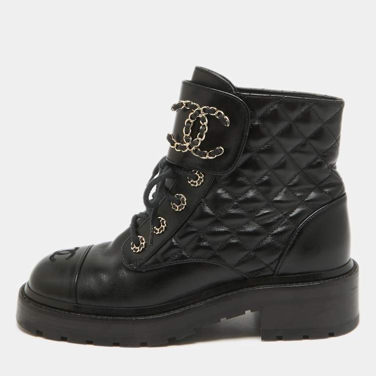 Chanel Black Quilted Leather CC Cap Toe Chain Link Logo Combat Boots Size 38