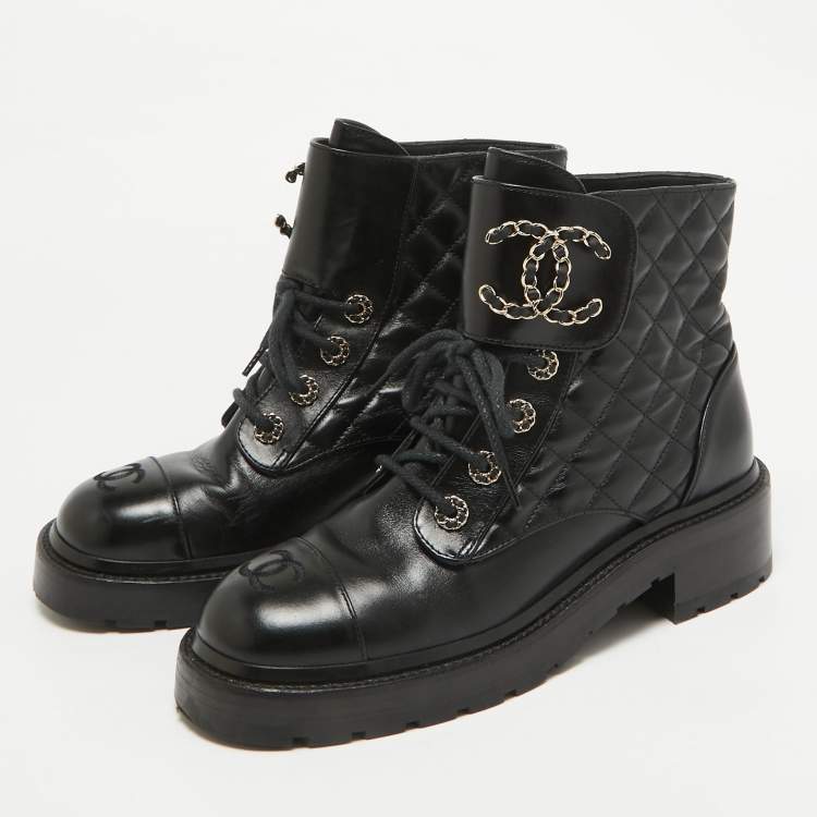 Pre Owned Chanel Black Quilted Leather CC Cap Toe Chain Link Logo Combat Boots Size 38