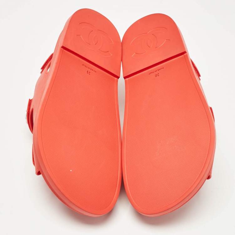 Pre Owned Chanel Red Rubber CC Dad Sandals Size 39