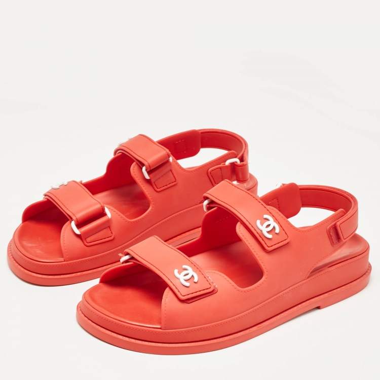 Pre Owned Chanel Red Rubber CC Dad Sandals Size 39