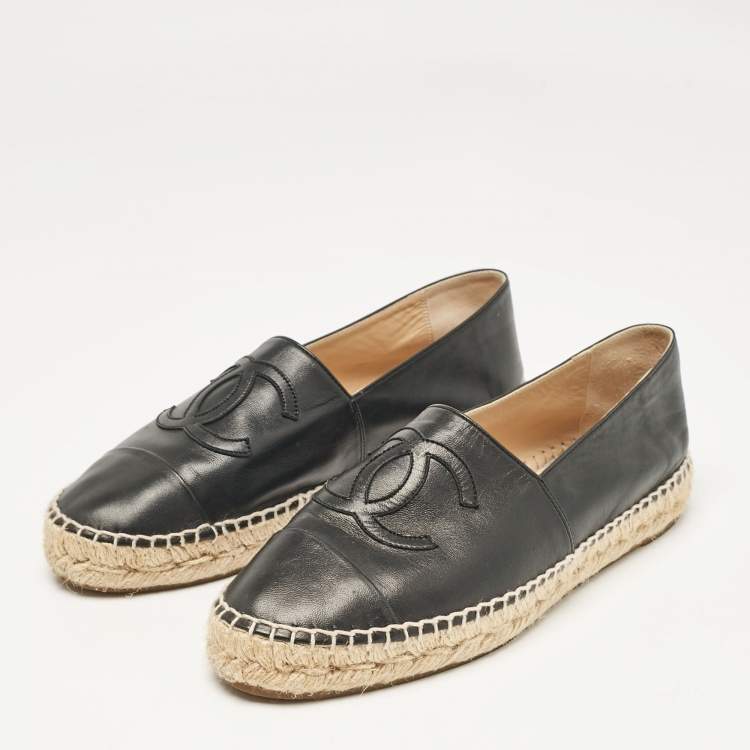 Pre Owned Chanel Black Leather CC Cap Toe Slip On Espadrille Flats Size 39