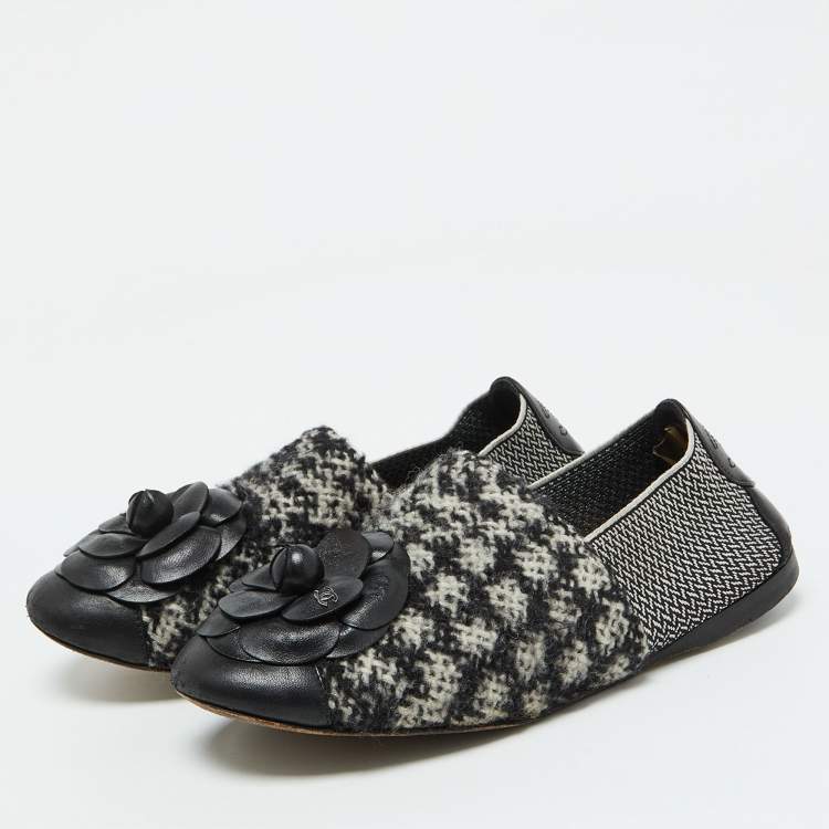 Pre Owned Chanel Black/White Tweed Fabric and Leather Camellia Loafers Size 37