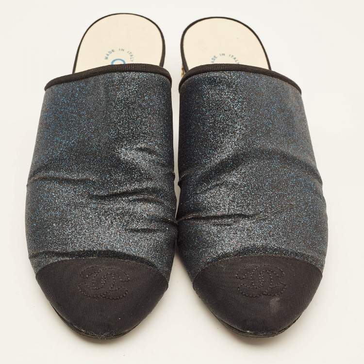 Pre Owned Chanel Navy Blue/Black Glitter Fabric CC Cap Toe Mules Size 38
