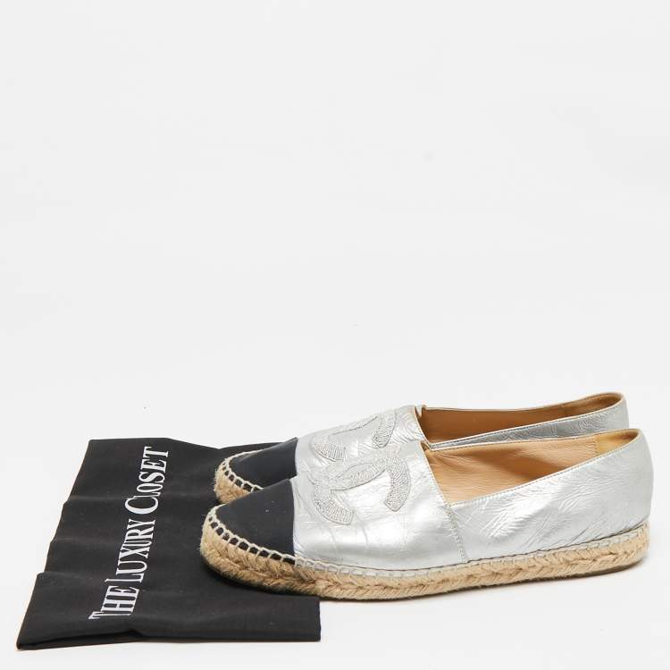 Pre Owned Chanel Silver/Black Leather CC Cap Toe Logo Espadrille Flats Size 41
