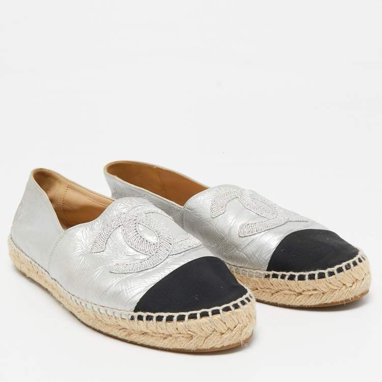Pre Owned Chanel Silver/Black Leather CC Cap Toe Logo Espadrille Flats Size 41