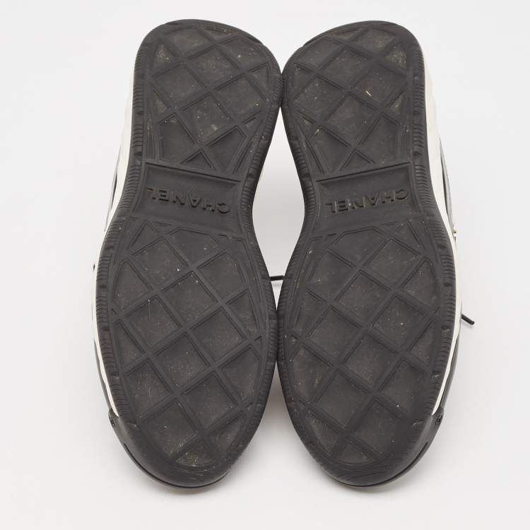 Pre Owned Chanel Black Leather and Neoprene CC Low Top Sneakers Size 38