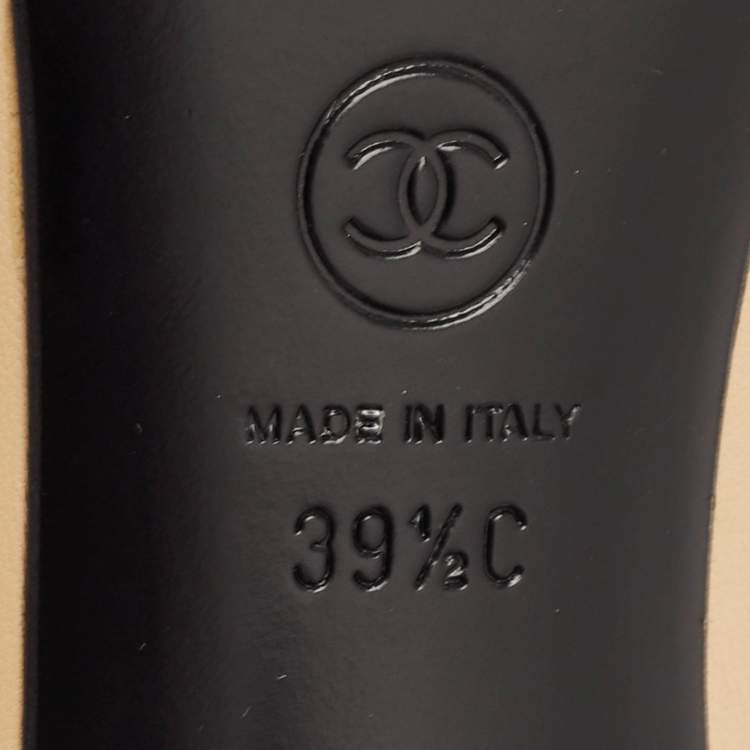 Pre Owned Chanel Beige/Black Leather Faux Pearl Cap Toe Pumps Size 39.5