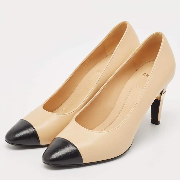 Pre Owned Chanel Beige/Black Leather Faux Pearl Cap Toe Pumps Size 39.5